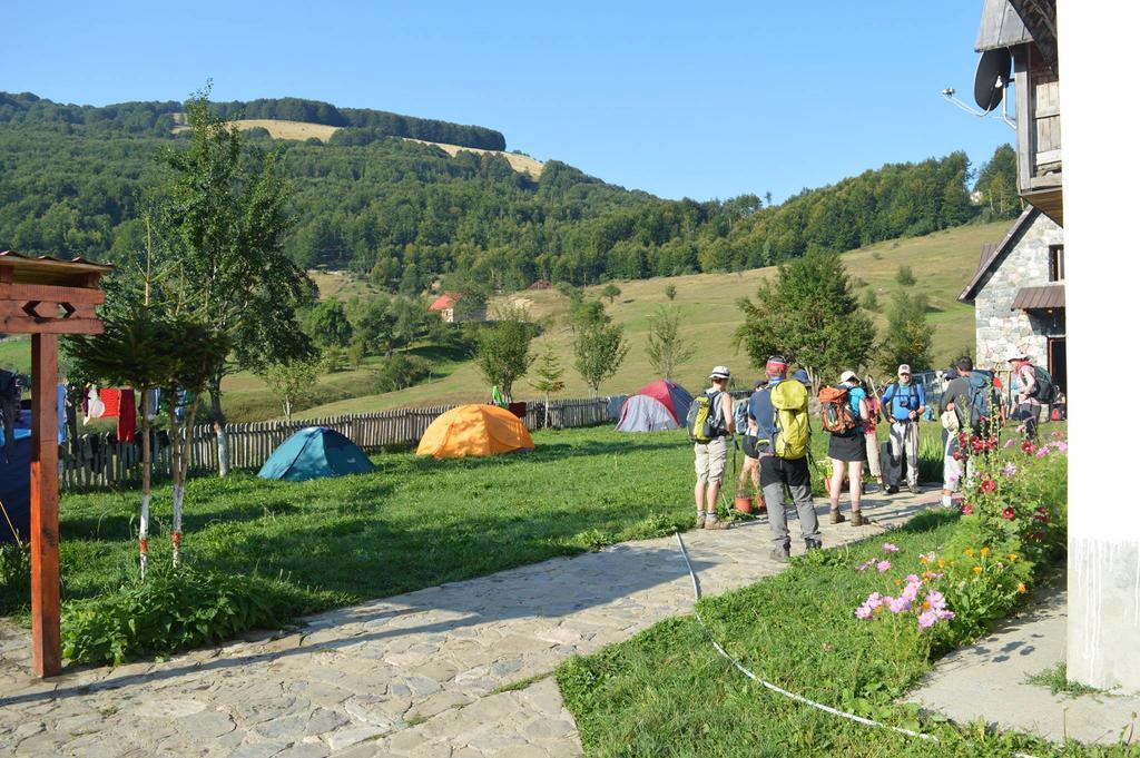 Guesthouse Alpini Lepushe Экстерьер фото